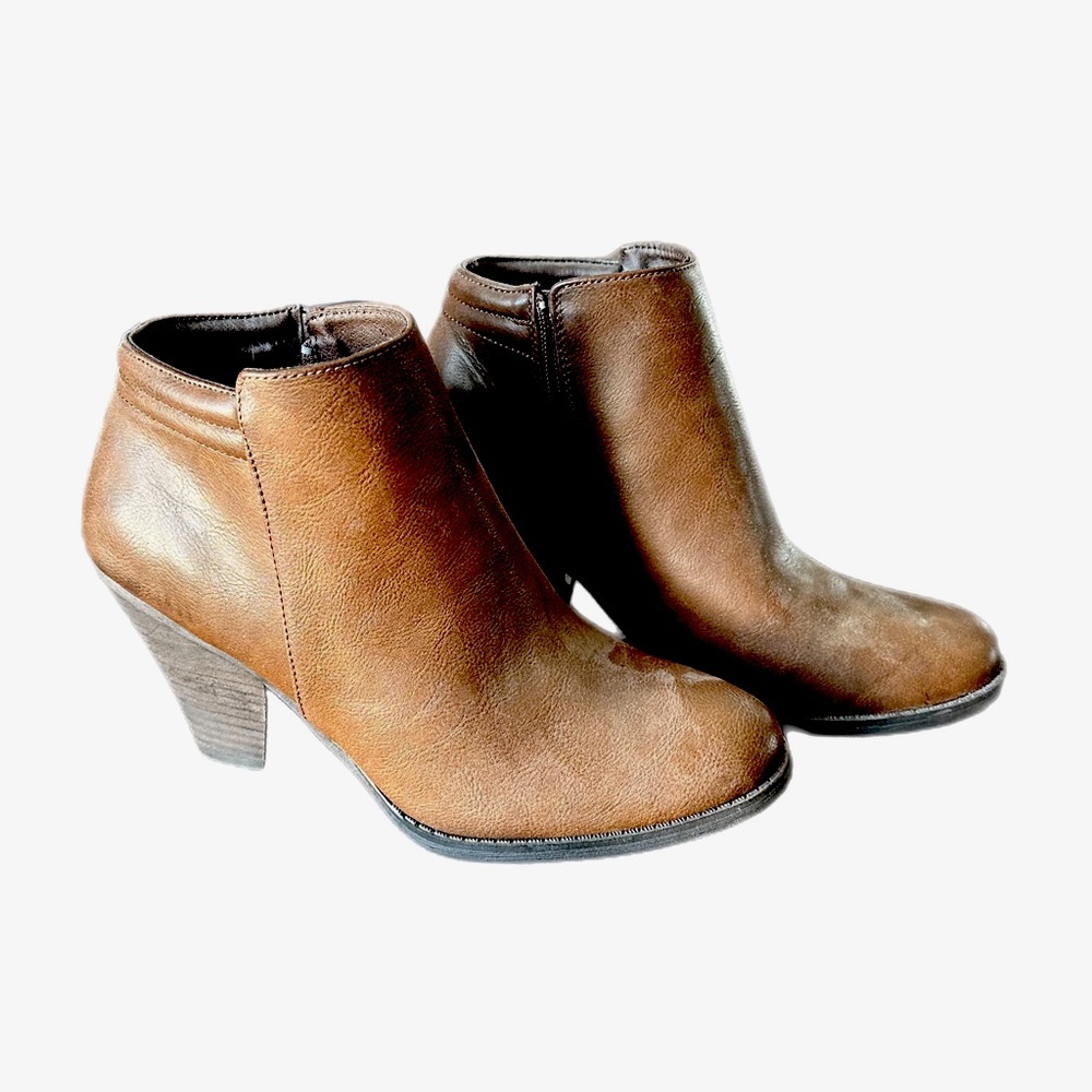 Mia boots available in black and brown both size 9 and brand new